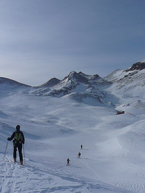 c'est tout droit : Au fond subsiste qq langues de neige pour passer!