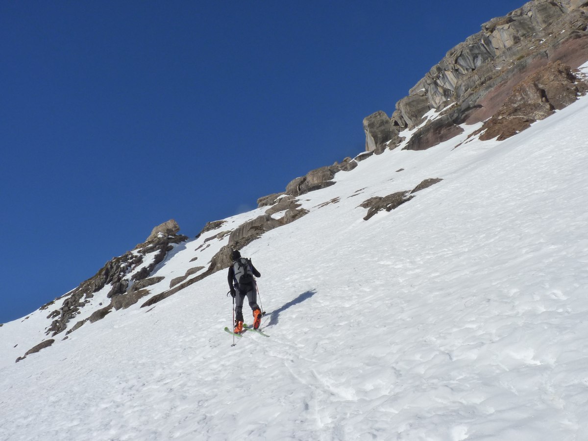 Dans le montée sous l'Arche : Même au soleil ca caille !