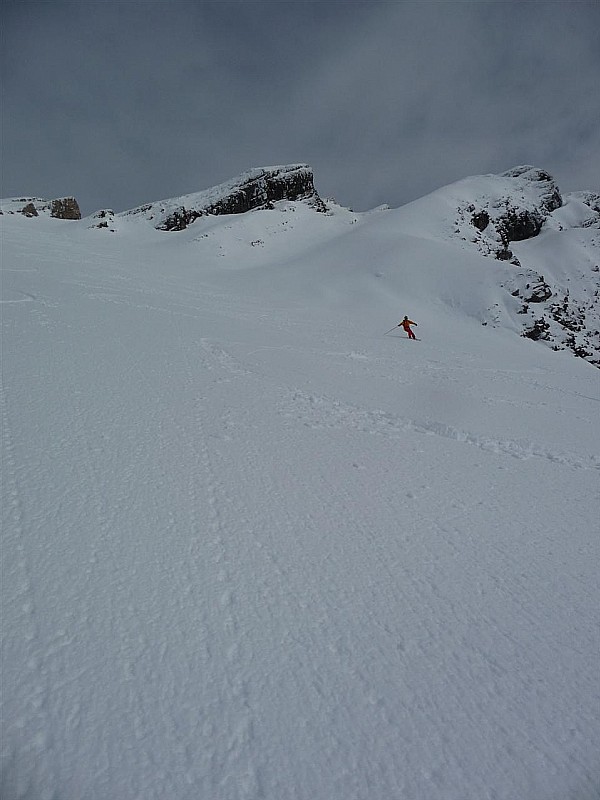 Trou de la Mouche : Dans la grande pente sous le Trou, neige irrégulière en cours de transformation !