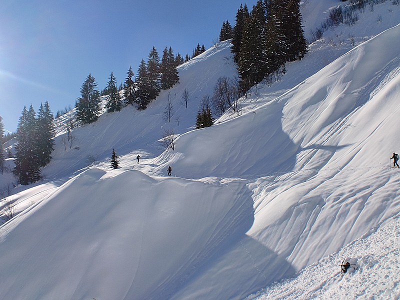 pointe des arangles : montée sur la partie gauche du bas de la combe