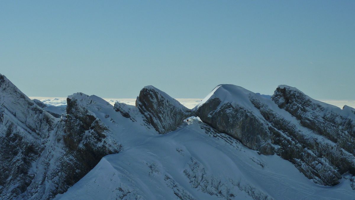 Mer de nuages : derriere le Trou de la Mouche, la mer de nuages n'a pas bougé de la journée