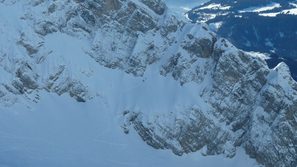Pierre-Maya-Pvilleto : apres le SW du Paré de Joux, ils remontent le Rachais NE en dessert