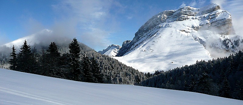 Les nuages progressent : Autour du dôme de Pravouta et de la Dent de Crolles
