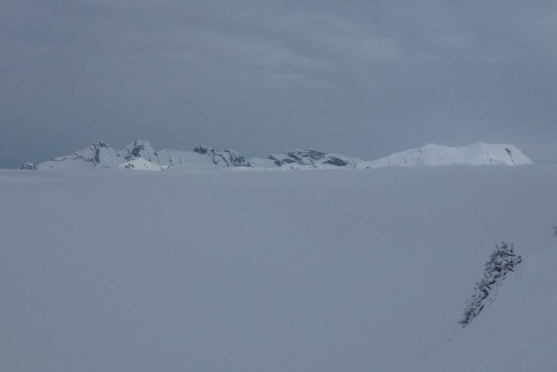 Mt Rachais : Jallouvre et Pte Blanche au dessus de l'épaisse mer de nuage