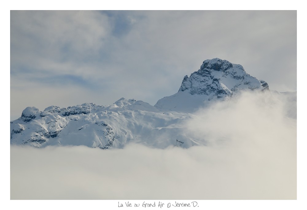 Pointe Percée : et mer de nuages, vue du point 1820.