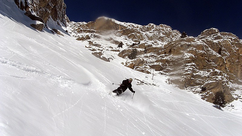 Plus bas : Le couloir s'évase progressivement.