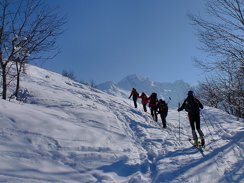 mont jovet : départ sur fond de gd bec
