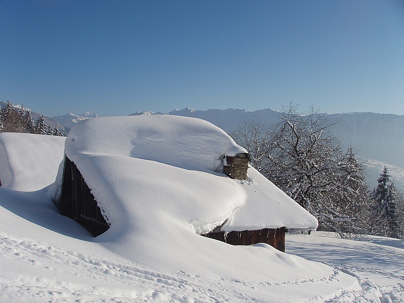 chalet : déja beaucoup de neige à cette altitude.