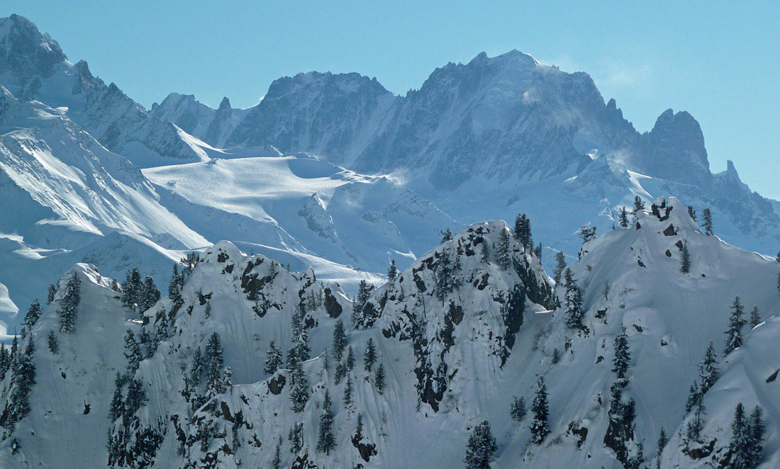 Col de Bel Oiseau : Massif du Mt Blanc accroché par la bise