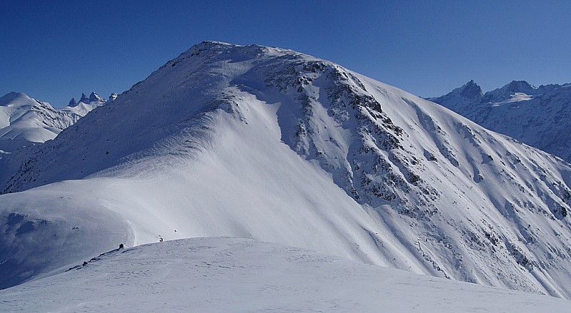 Croix de Cassini : Vue en arrivant une première fois aux Grandes Buffes - à gauche le pic du mas de la Grave et les Aig d'Arves - A droite Meije et Rateau