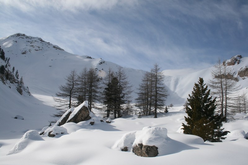 Au-dessus du Lac : de gauche à droite Pic Jean Rey, crête de Font Froide, crête de Coste Rousse.
