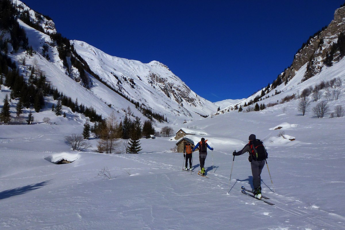 Laval (1650 m) : C'est ici que se rejoignent les itinéraires au départ de Granier et des Pars.
