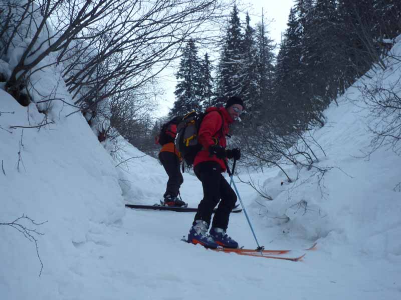 vue d'ensemble : Passage étroit à la descente.