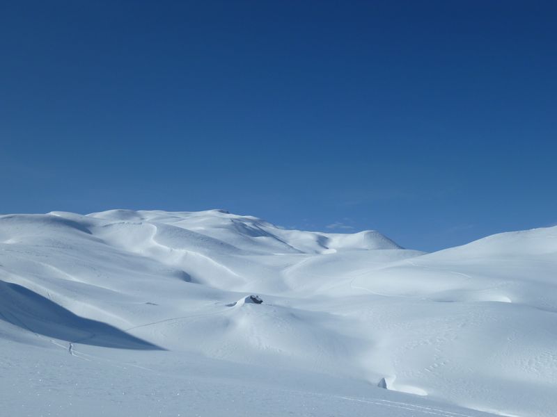 Chalets du Cormet : les autres chalets sont sous la neige!