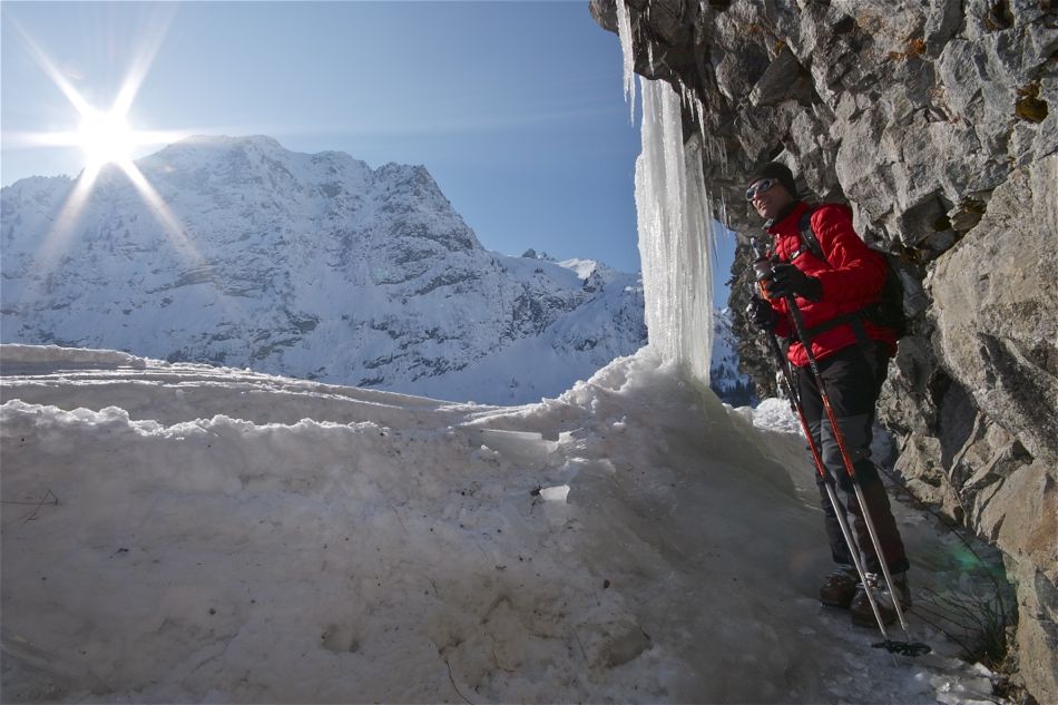 Col de Fenestral en traversée : Chemin des Marécottes.