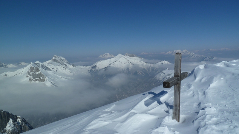 Croix sommitale : Il fait frais !