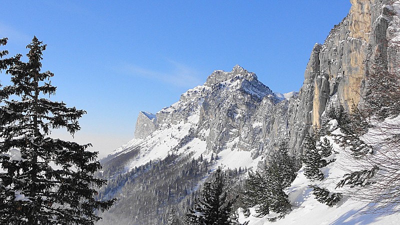vers le sud : dent de Crolles ?