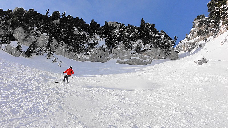 Xavier : dans le couloir (large)