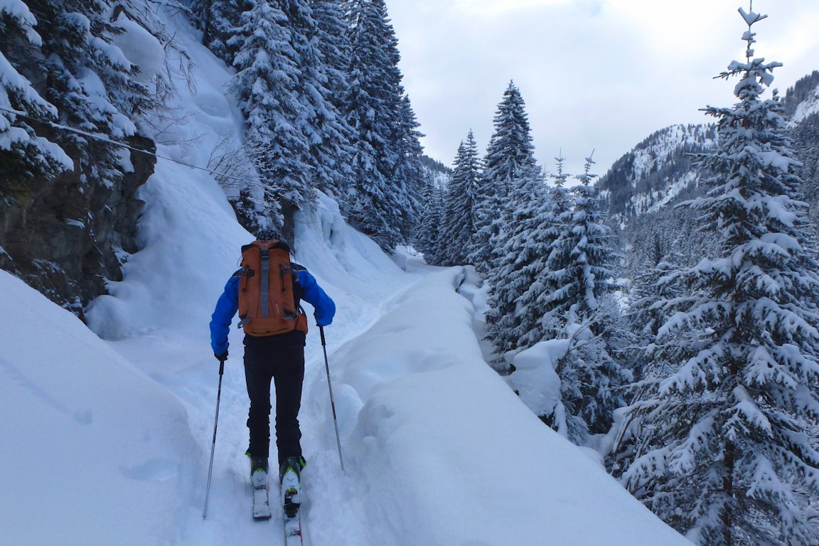 Départ sur la route : Progression aisée dans la trace.
