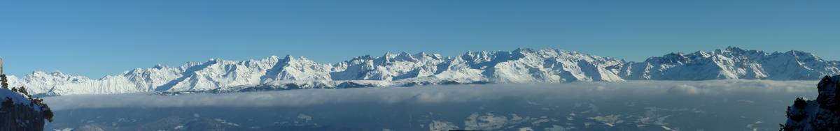 Panorama : Belledonne bronze au soleil