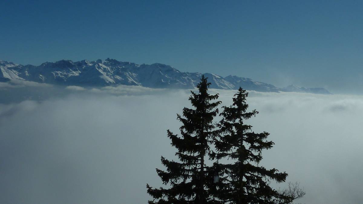Mer de nuages : la mer de nuages se déchire