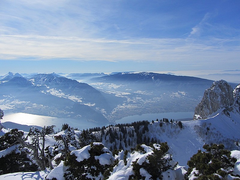 Lac et dents de Lanfon : Vue du sommet de Talamarche