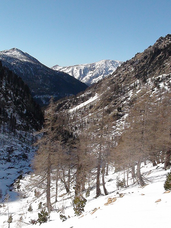 Vallon de Peïrastrèche : manque de neige et encore la photo est trompeuse