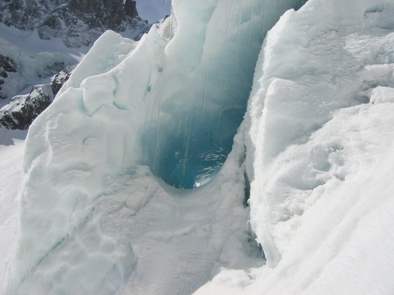 Glacier de l'Homme : Le meme Sérac que celui pris par Tomtom, mais de l'autre coté !!!