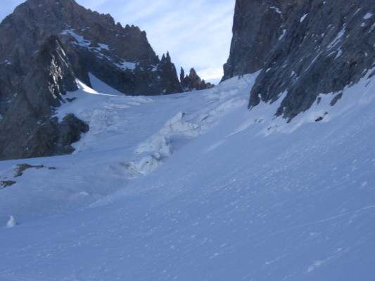 arrivée entre les séracs : neige très dure entre les séracs, pénible à la montée