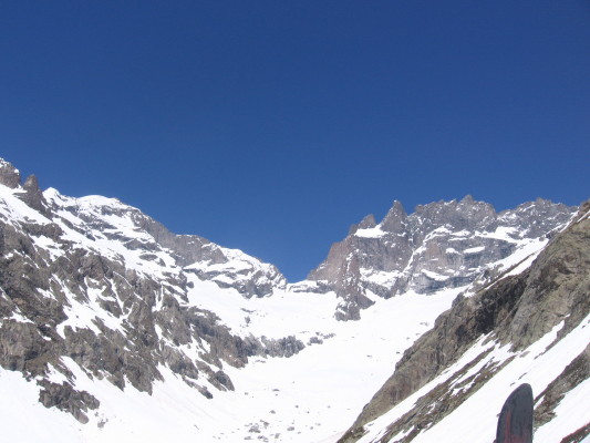 vue des arêtes de la meije : quelle lumière, au fond au milieu  la brèche de la meije