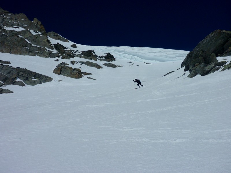 danny : plus personne ne bouge ( surtout la corniche) vous etes photographié
