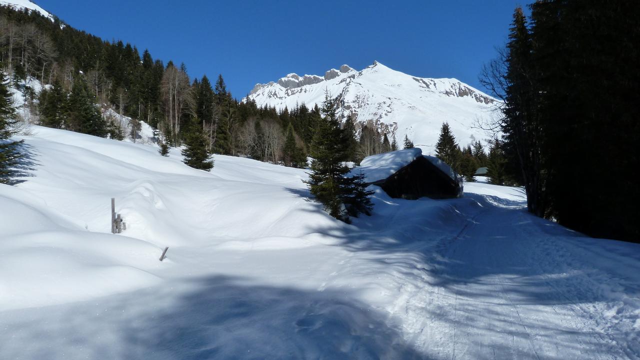 Départ de Bonnavaz : Sur la route fermée du Col de l'Encrenaz