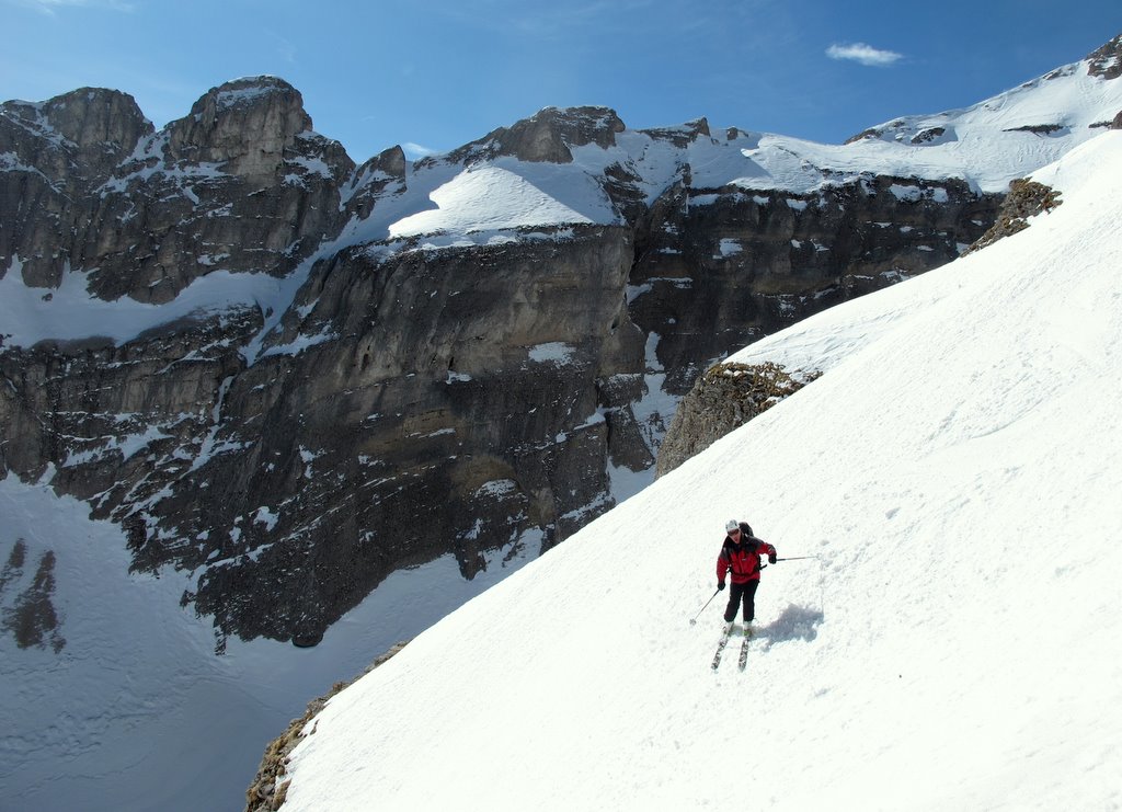 Au dessus du couloir... : ...d'accès à la Vire Olympique