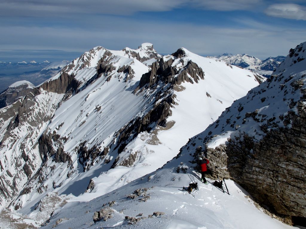 Panorama vers le Nord : De G à D : Cavale, Obiou, Aupet