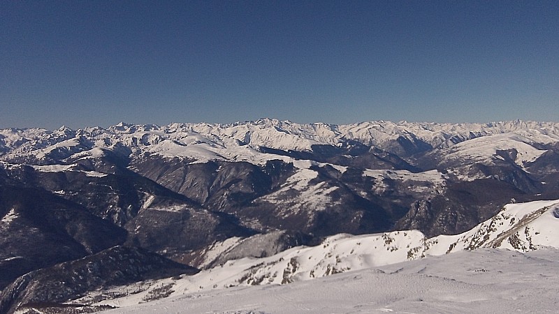 #3 Vue du sommet : Vers le Sud-Est :Montcalm, Bassiés et le Valier... Vue du sommet : Vers le Sud-Est :Montcalm, Bassiés et le Valier...
