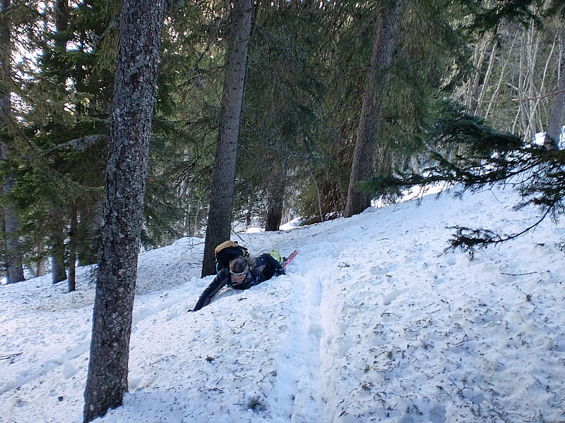 plan des queux : manu qui s'enfonce dans la bonne neige!!!!