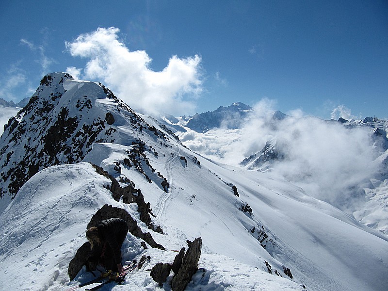 Bel Oiseau : et le massif du Mont Blanc. Les nuages montent.