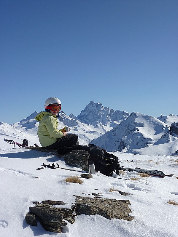 Sur fond du Viso : Une petite pause avant la descente
