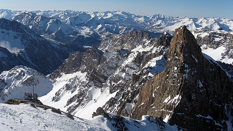 Panorama : Depuis le sommet, vue sur l'ouest.