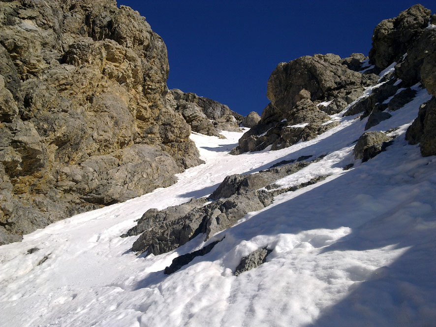 Couloir SW de Chaude Maison : l'étranglement vu du bas