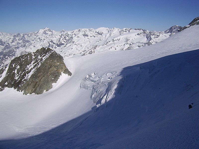 glacier de gébroulaz : zone glacée visible . gros risques sur la droite