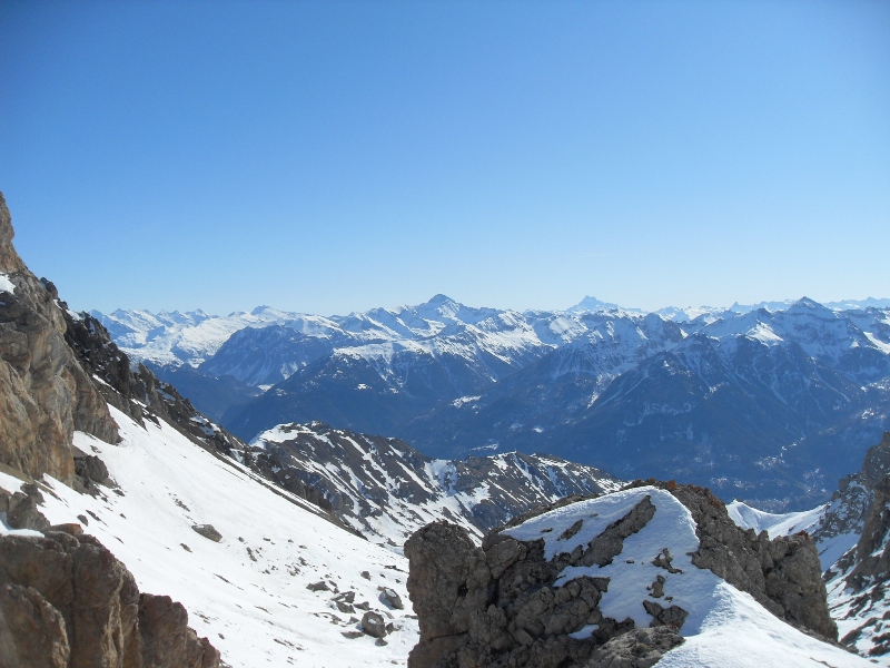 Cime de la Condamine : vue en direction de Roche Brune et du Viso