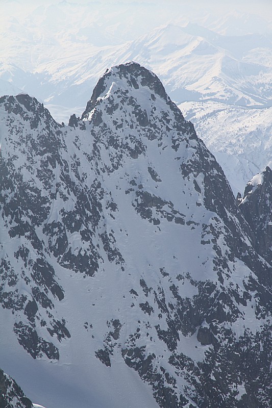 Le Pouce : ça manque quand même de la neige, même s'il y avaient des traces de descente...