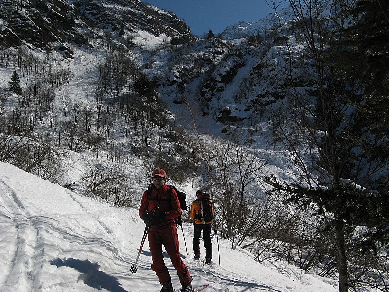 Passage d'arcosses du Pertuis : Passage dans une neige un peu pourrie dans les arcosses avant le passage du couloir du Pertuis vers 1550m