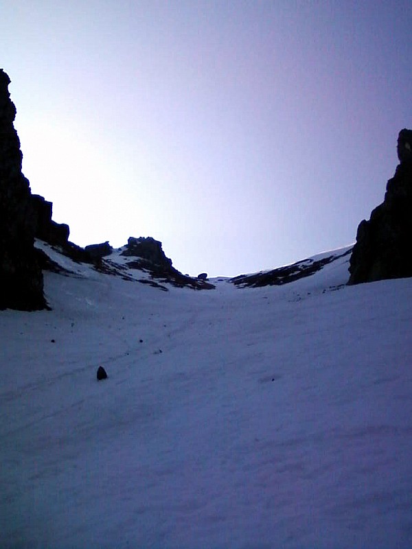Couloir du Moine : Mais ça parpine... Casque à ne pas oublier.