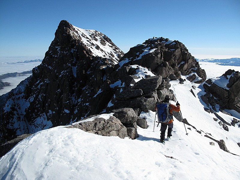 #6 Cinto : Le Cinto
Il faudrait redescendre 50 m pour contourner les rochers Cinto : Le Cinto
Il faudrait redescendre 50 m pour contourner les rochers