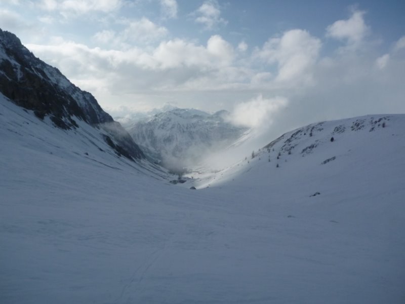 Charnier : Le vallon a la montee, meteo moyenne...
