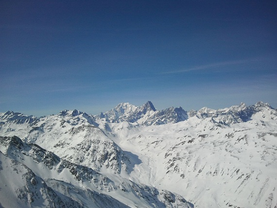 les jorasses et le mont blanc : magnifique plateau