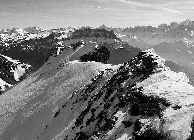 col nord des pointes longues : vue sur Le massif