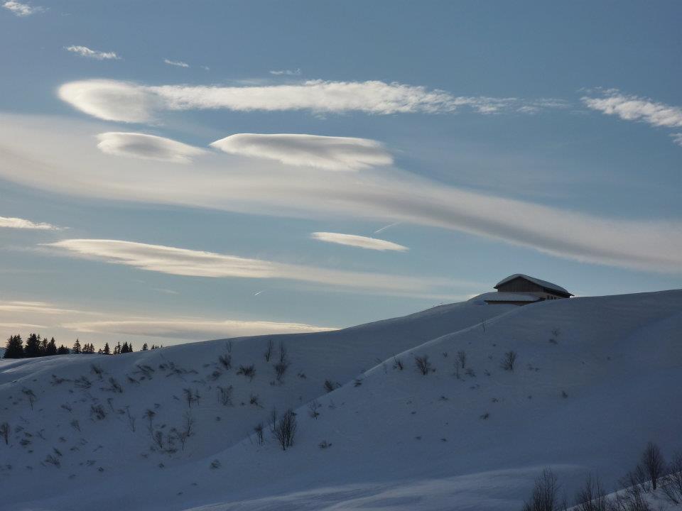 coufa 10 mars : lenticulaires sur le chalet du curé